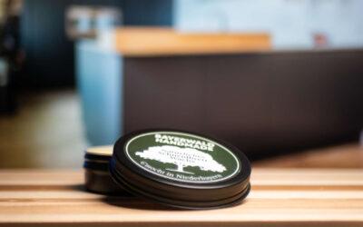 Holz Schneidebrett einölen: die ultimative Schneidbrett Pflegeanleitung