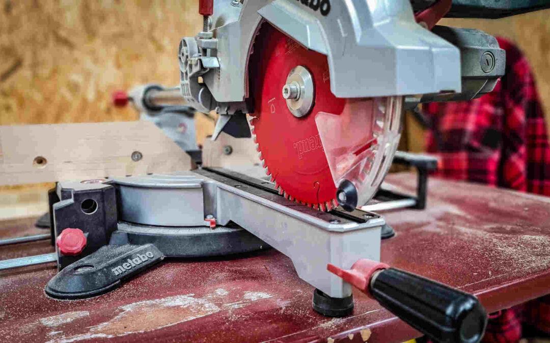 Kapp- & Gehrungssäge Metabo KGS 216M