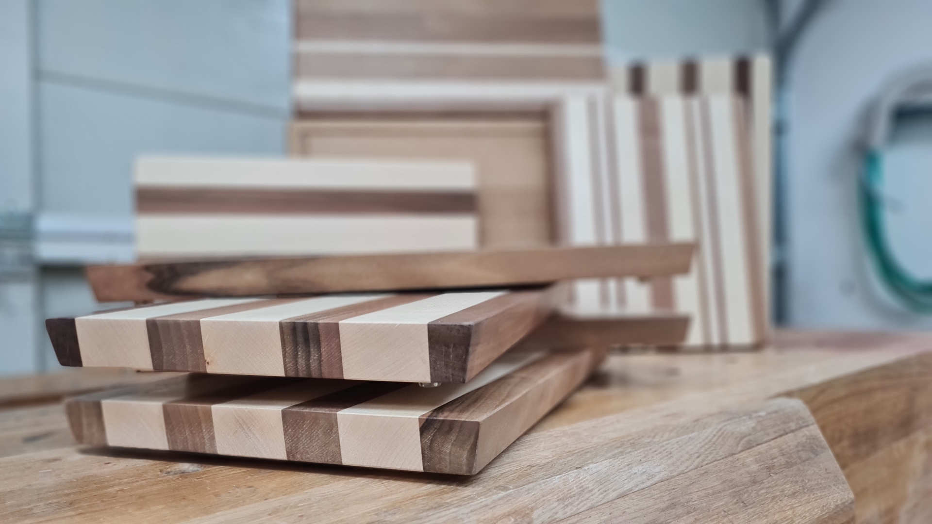 Handgemachtes-Schneidebrett Handgemachtes Schneidebrett Stapel schöner Schneidbretter