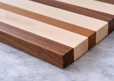 Schneidebrett Ahorn Nussbaum zweifarbig Detail