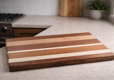 Schneidebrett Ahorn Nussbaum zweifarbig Kante