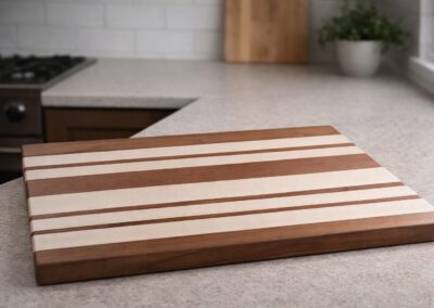 Schneidebrett Ahorn Nussbaum zweifarbig Kante