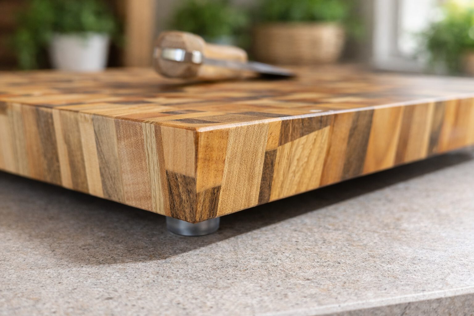 chaotic-pattern-Schneidebrett-Szene-03 Chaotic Pattern Schneidebrett Detail Kante